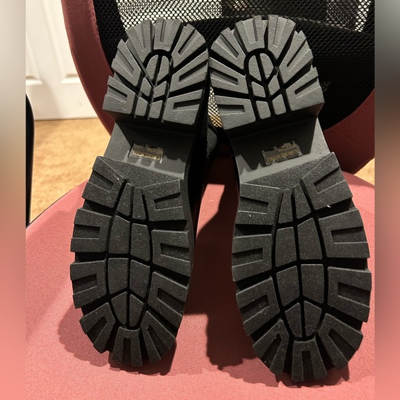 Women’s size 9 Dolce Vita Chelsea Boot - Picture 4 of 6